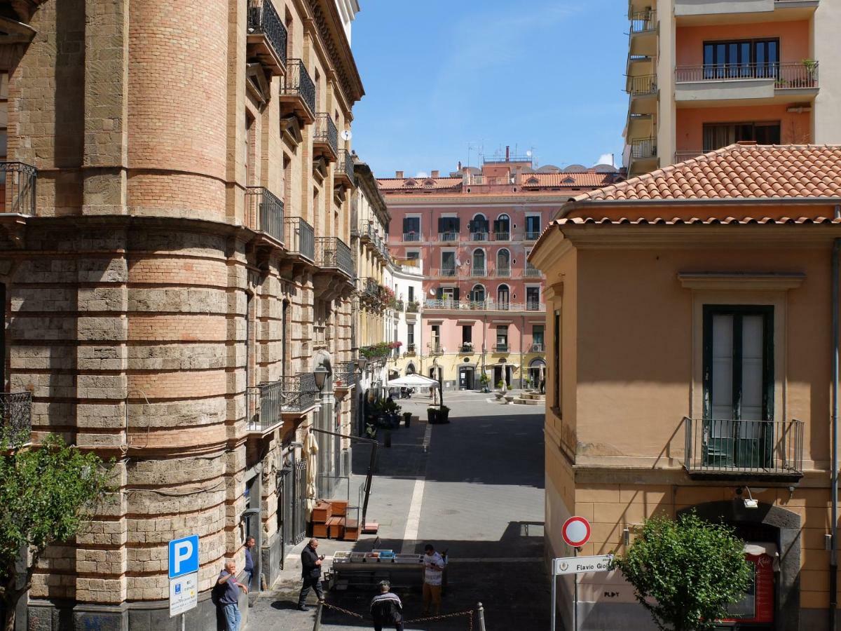 A Casa Di Adri Lägenhet Salerno Exteriör bild